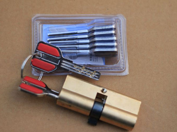 梅里斯24小时上门开锁公司